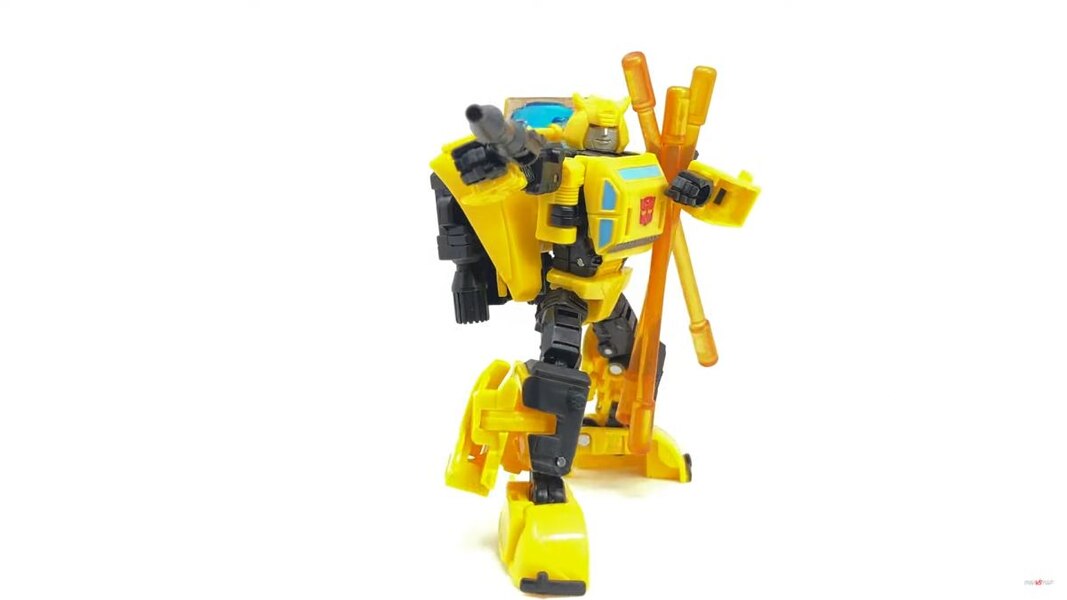 Transformers War For Cybertron Buzzworthy Origin Bumblebee  (48 of 54)